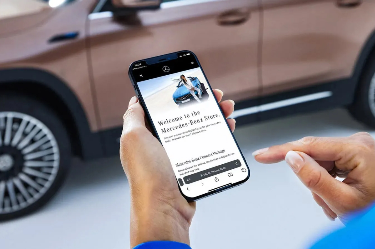 Smartphone showing the Mercedes-Benz app connect page